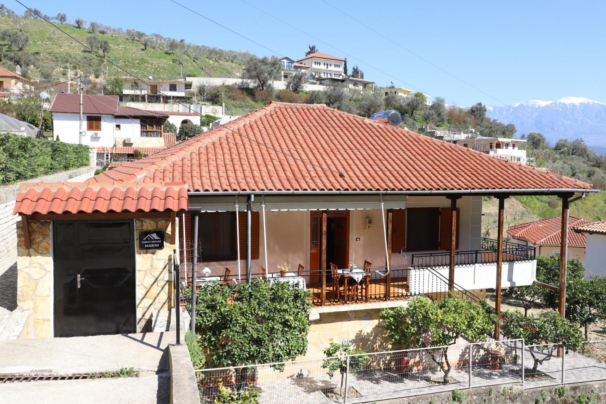 Guest House Marjo Berat Exterior foto