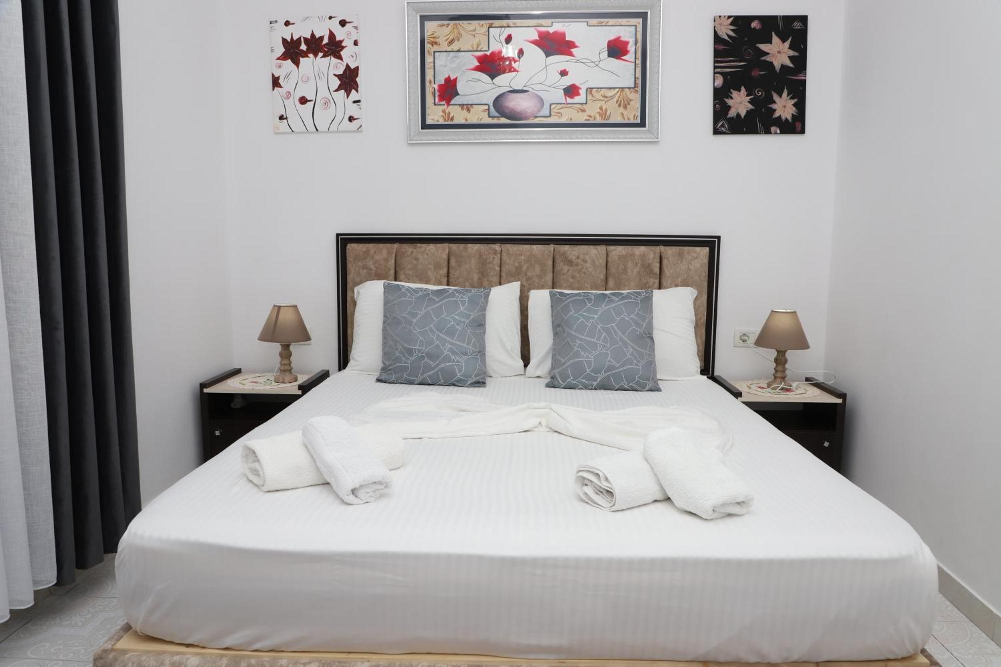Guest House Marjo Berat Exterior foto