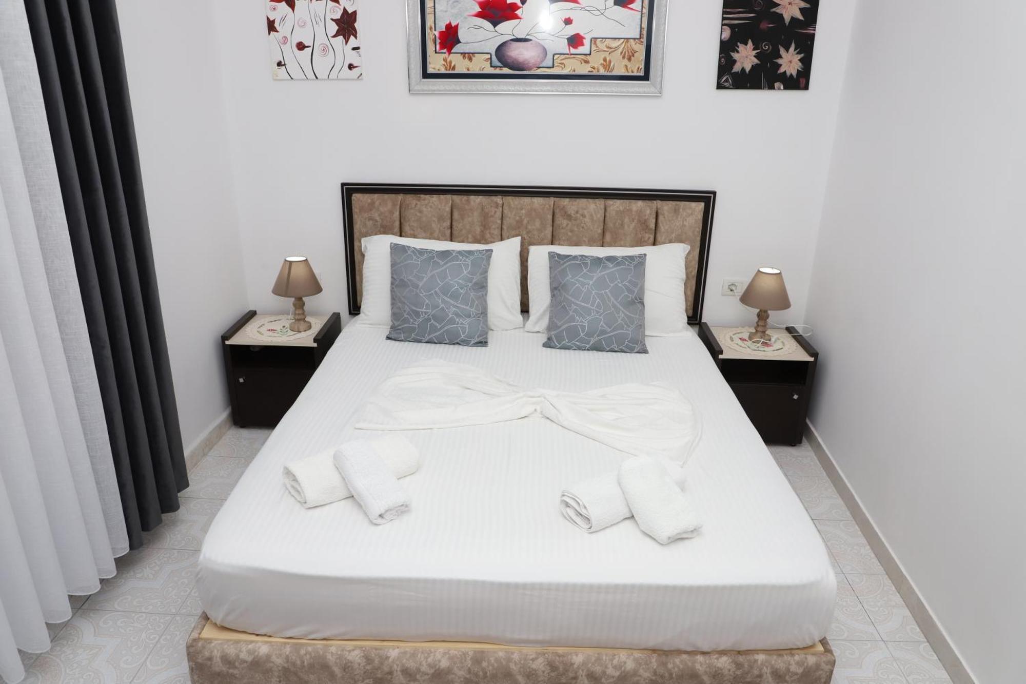 Guest House Marjo Berat Exterior foto