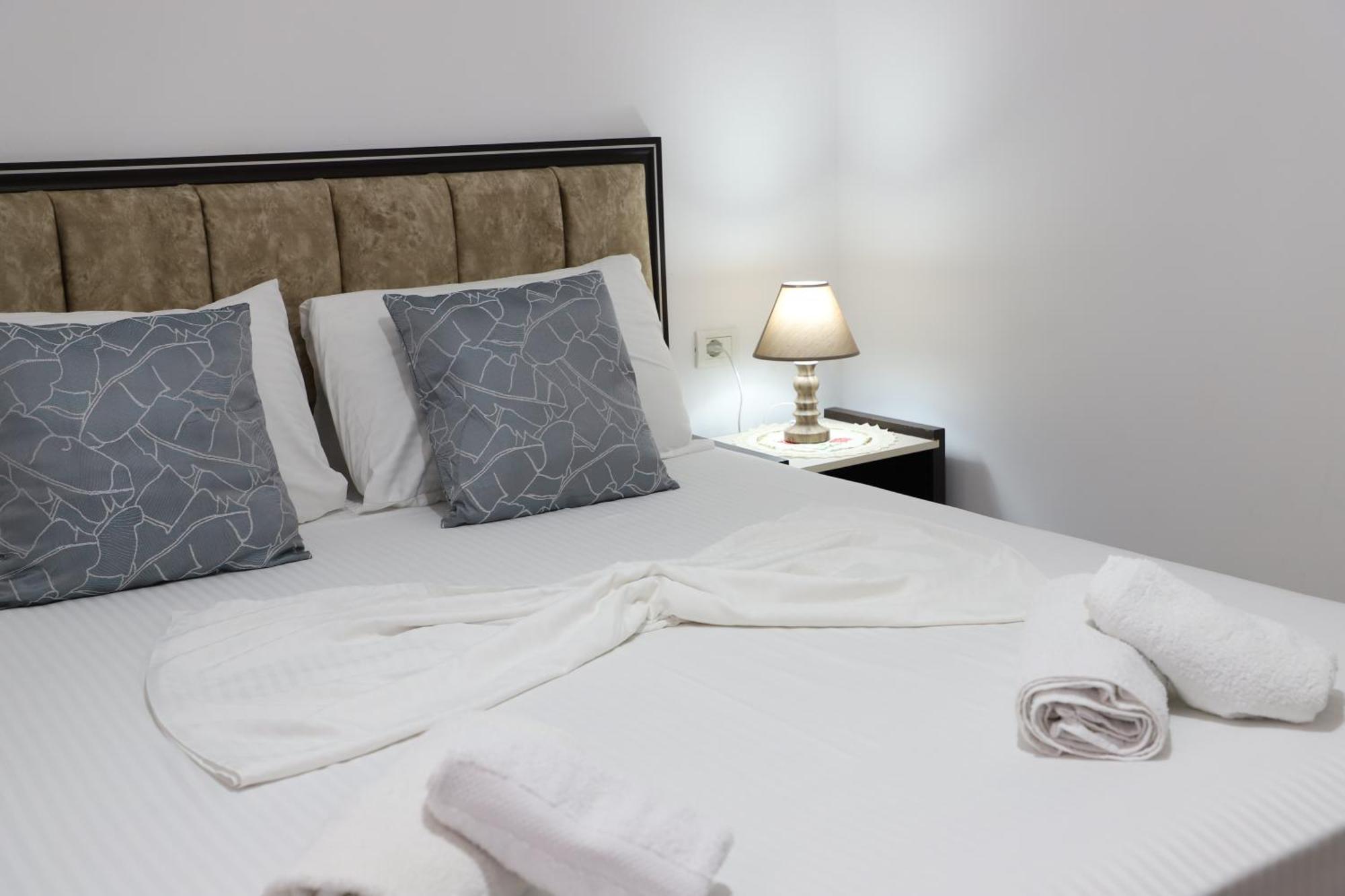 Guest House Marjo Berat Exterior foto
